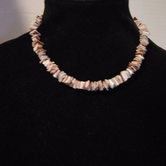 Shell Beaded Stretch Necklace - Picture 4 of 4